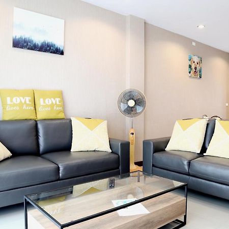 Modern Townhome At The Old City Chiang Mai Exterior foto
